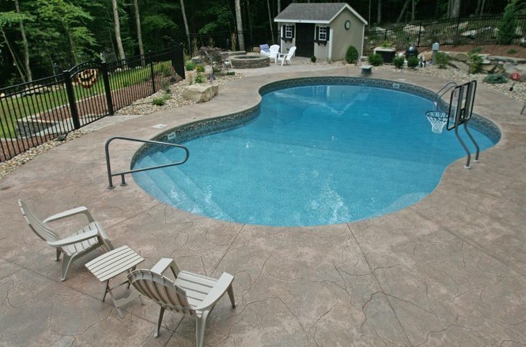 Custom pool installed by Majestic Pools